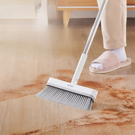 Vysoký smeták s lopatkou