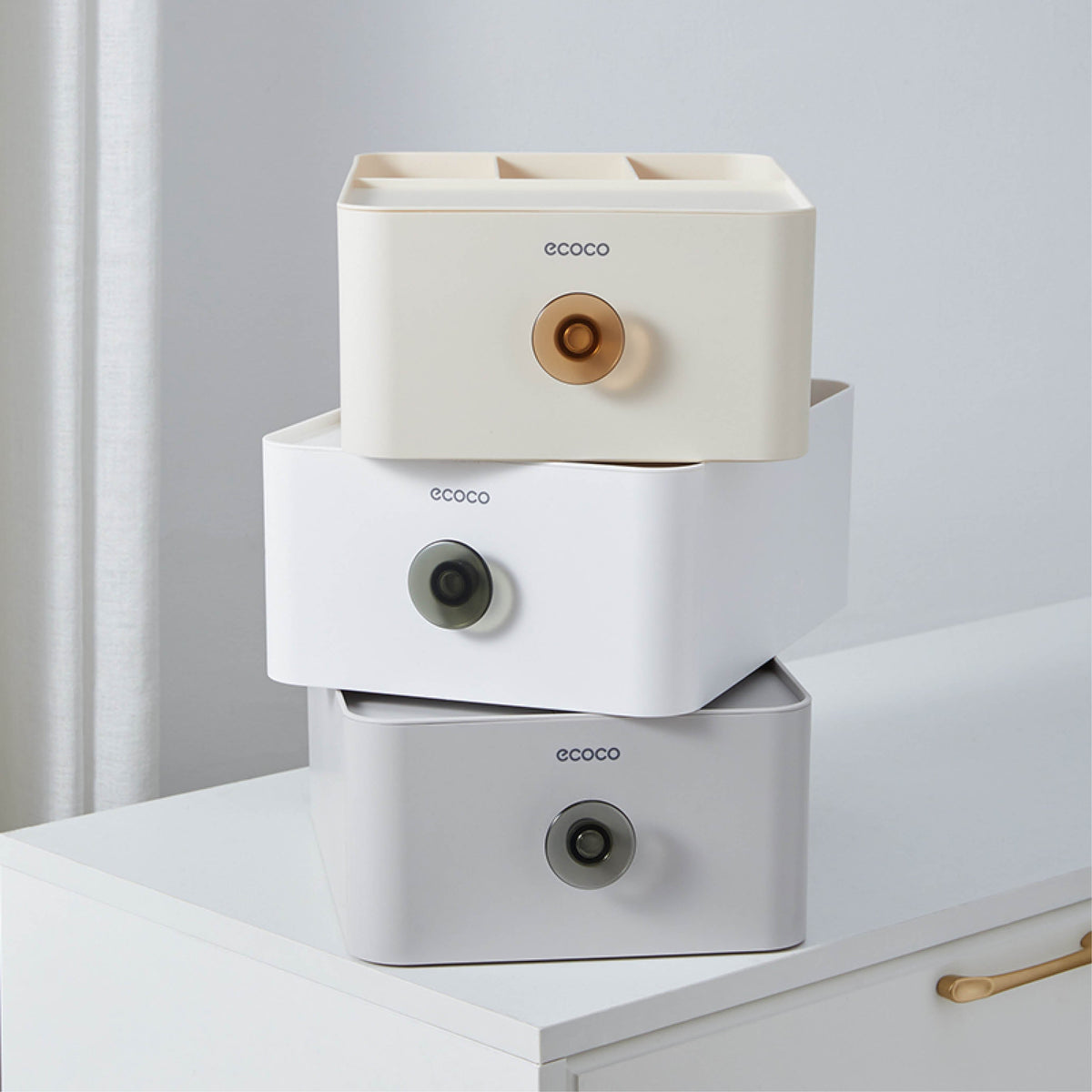 Úložné boxy a organizéry