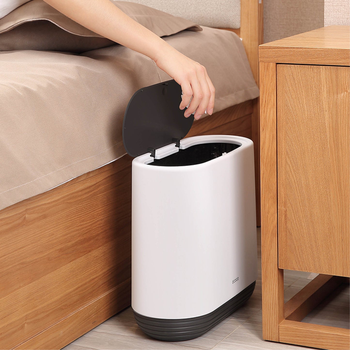 Odpadkový koš s otev. na dotek