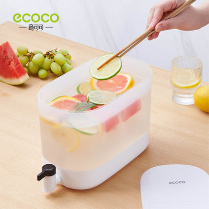 Nádoba s kohoutkem do lednice