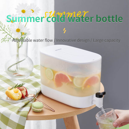 Nádoba s kohoutkem do lednice