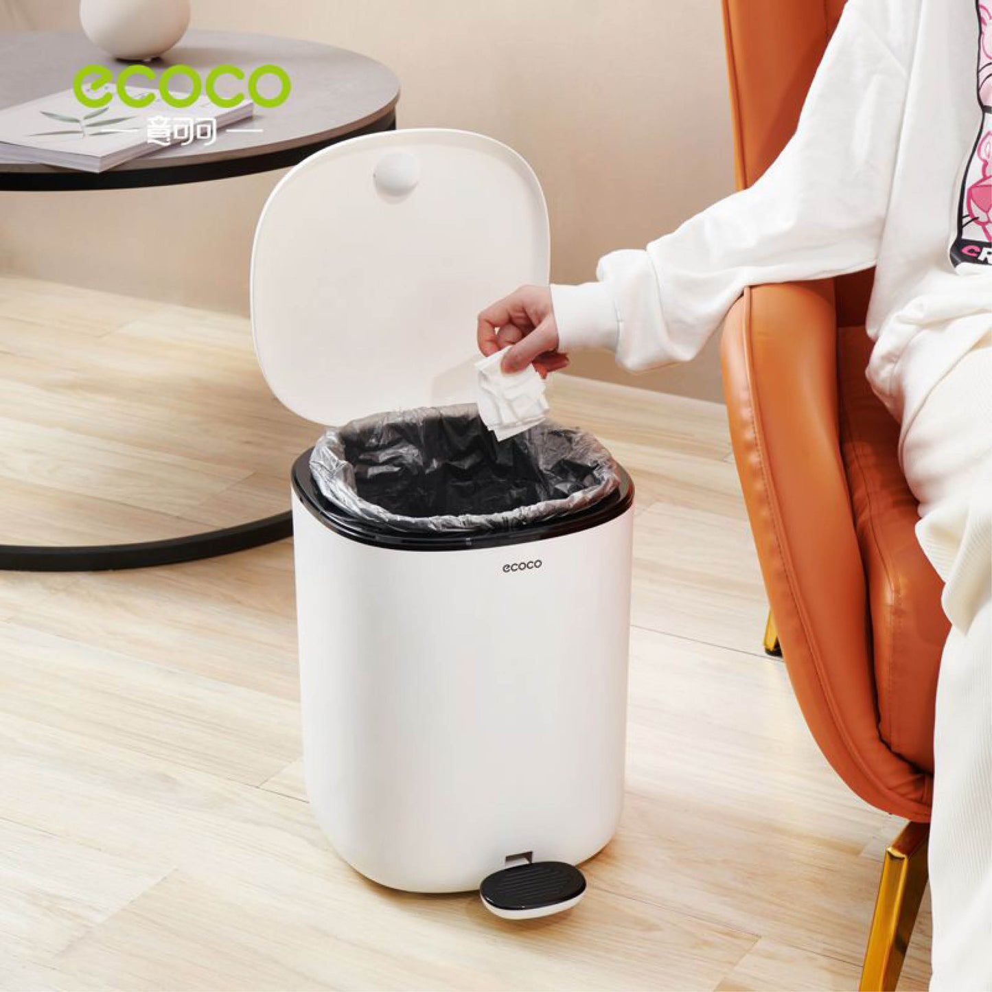 Odpadkový koš s pedálem – malý