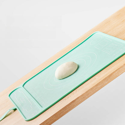 Silikonový vál na těsto (600x450mm)