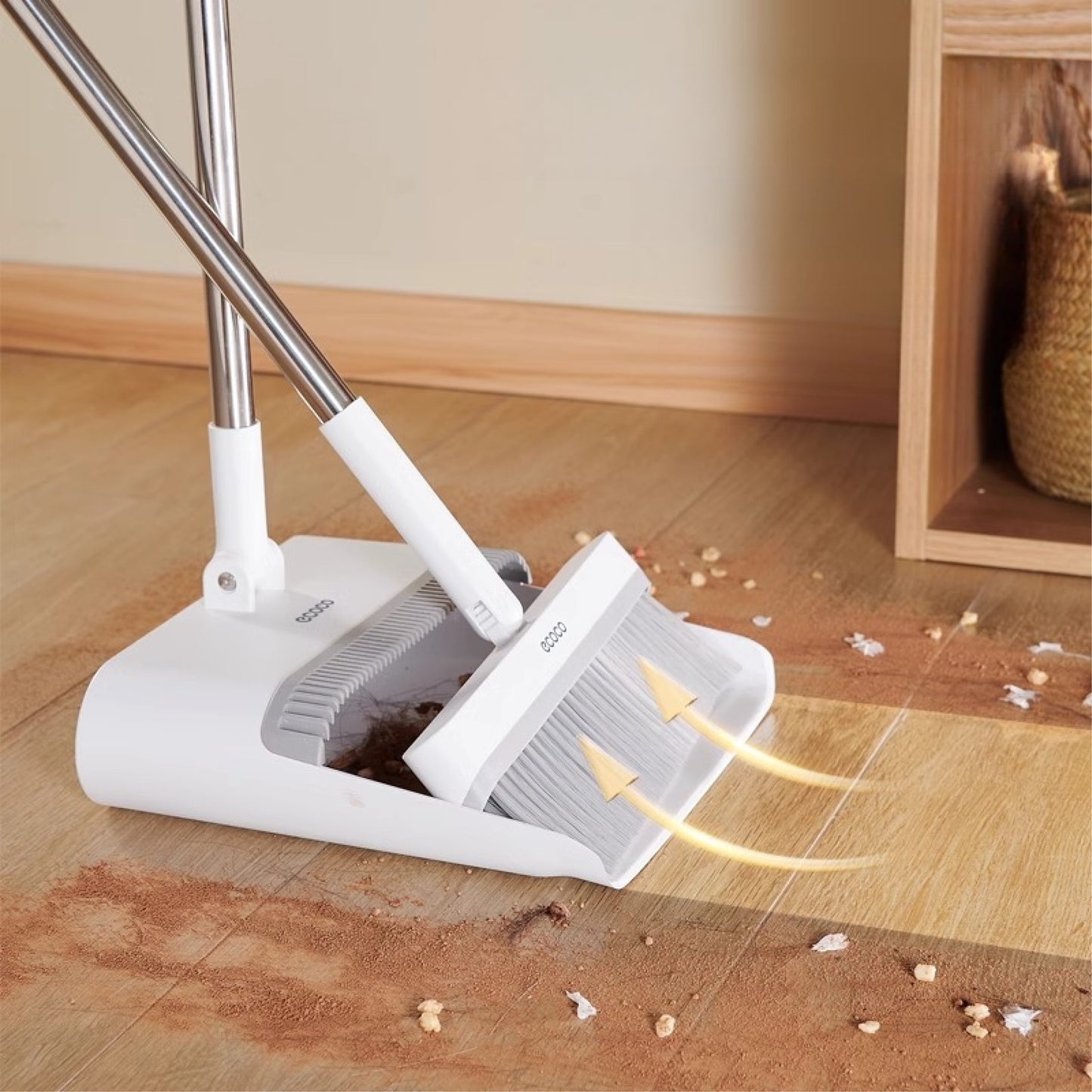 Vysoký smeták s lopatkou