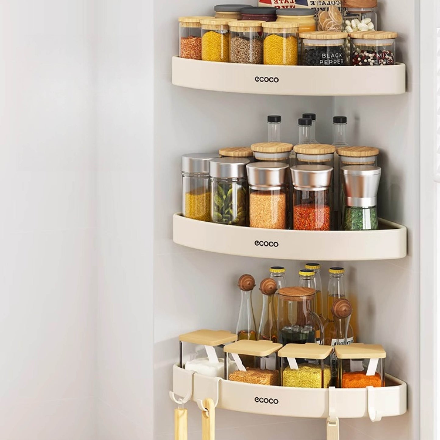 Rohová police do koupelny