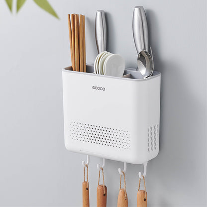 Nástěnný držák na příbory