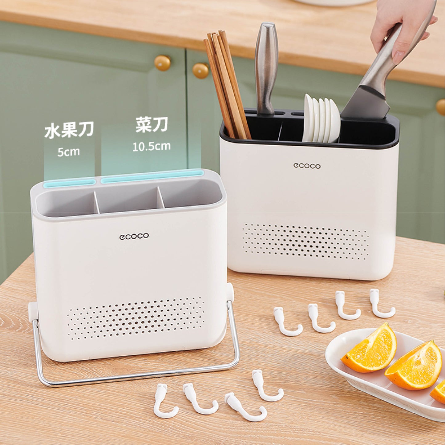 Nástěnný držák na příbory