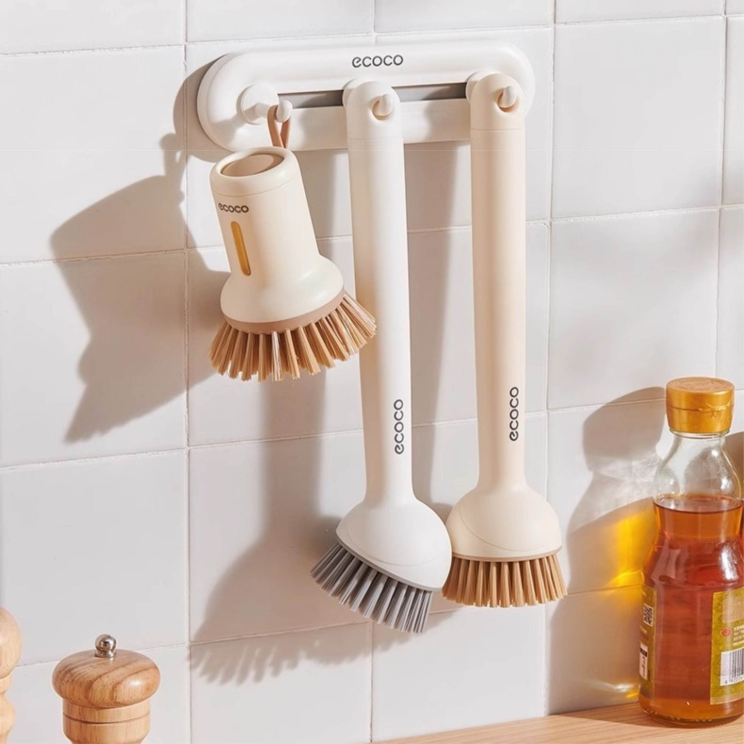 Sada dvou kartáčů na nádobí