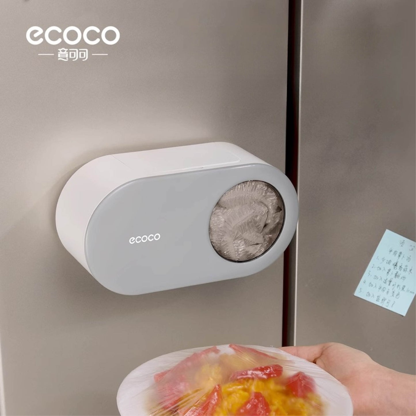 Výsuvný úložný box na zeď